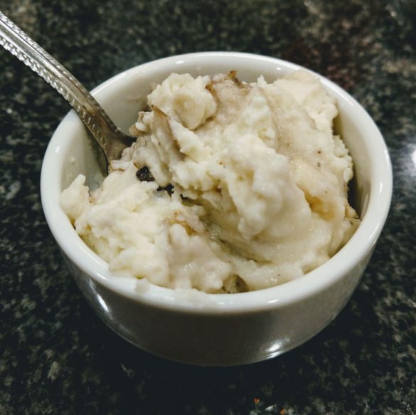 Instant Pot Roasted Garlic Mashed Potatoes